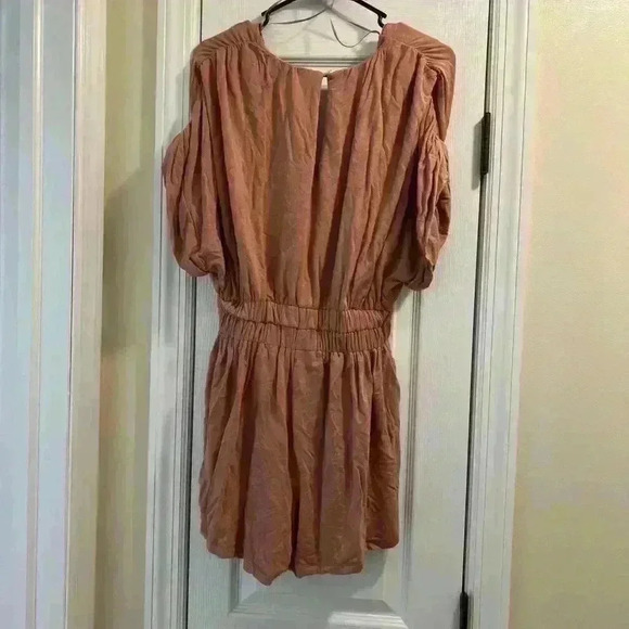 Urban Outfitters UO Lucca Women’s Romper Size Medium Mauve - Picture 4 of 6